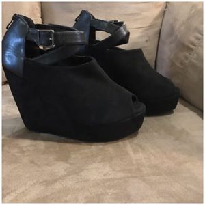 Torrid wedges 12